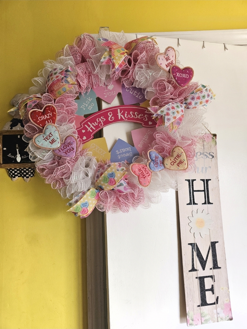 Hugs & Kisses Pink Valentine Wreath